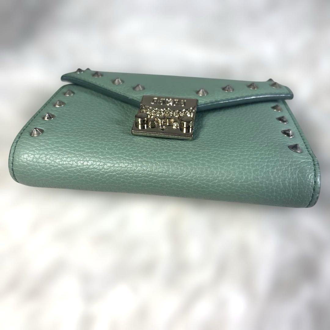 MCM ミントグリーン 三つ折り財布 MCM ミントカラー エムシーエム 三つ折り財布 - メルカリ