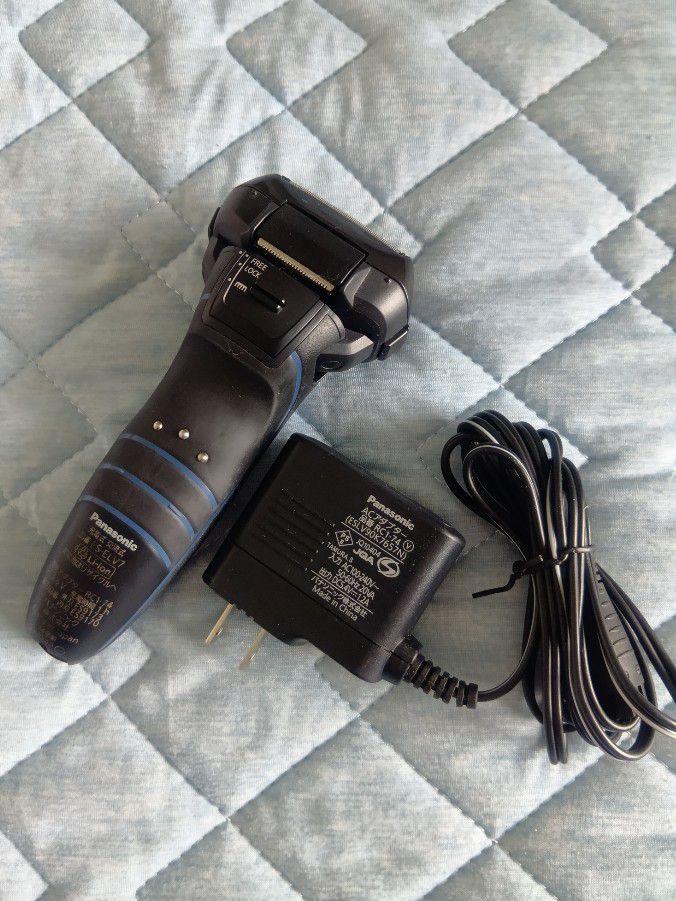 Panasonic 深剃り5枚刃 ES-ELV7 新品未使用❣️