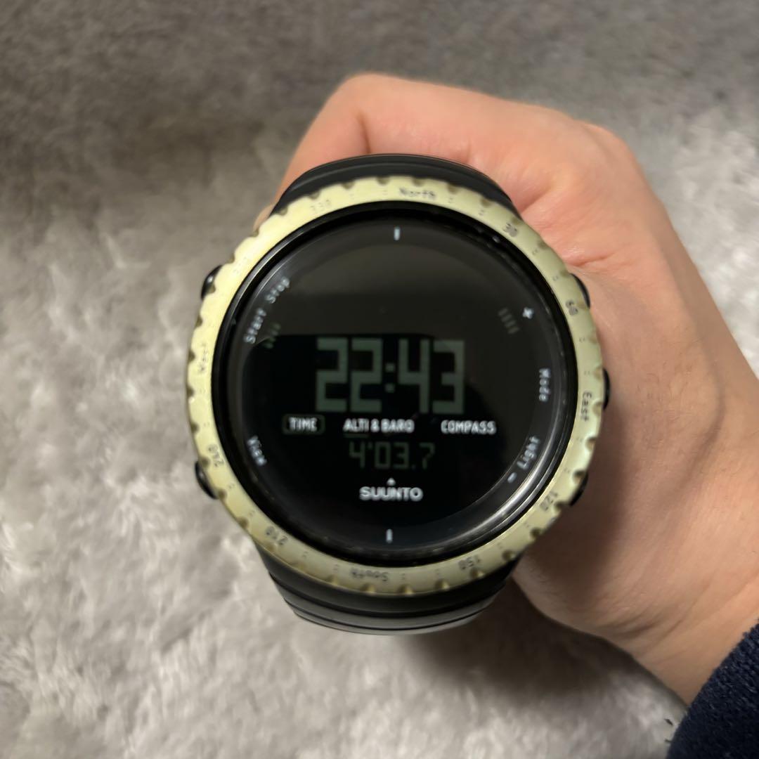SUUNTO CORE ブラック ゴールド 腕時計 デジタル