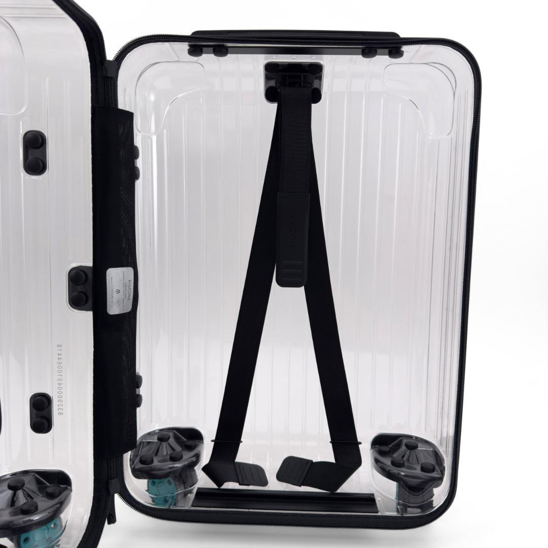 美品 リモワ エッセンシャルキャビン 36L 4輪 TSAロック 機内持込み 白 未使用 リモワ オフホワイト エッセンシャルキャビン 36L 4輪
