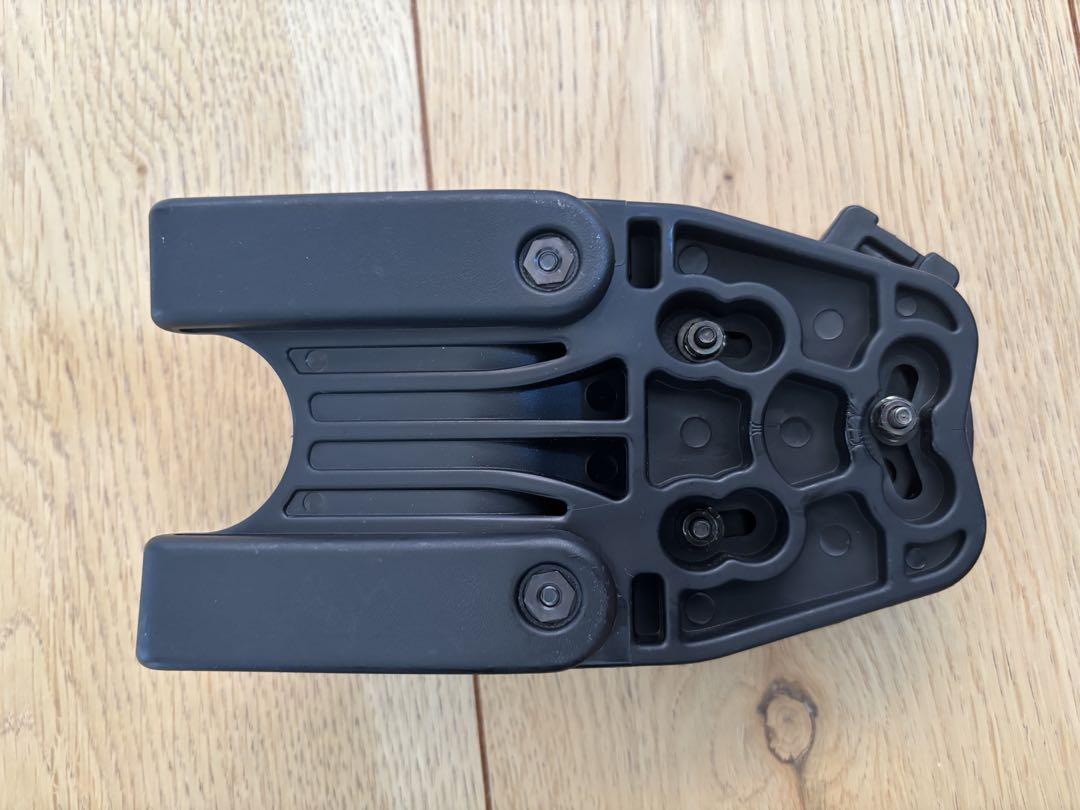 ブラックホークホルスター、9mm拳銃、P220 左利き用 付属品あり ブラックホークホルスター、9mm拳銃、P220 左利き用 付属品あり