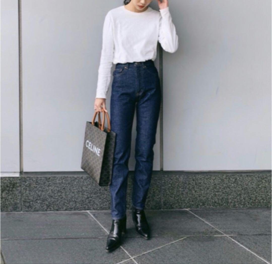 【超美品】MOUSSY PLAIN JEANS ストレートスリム