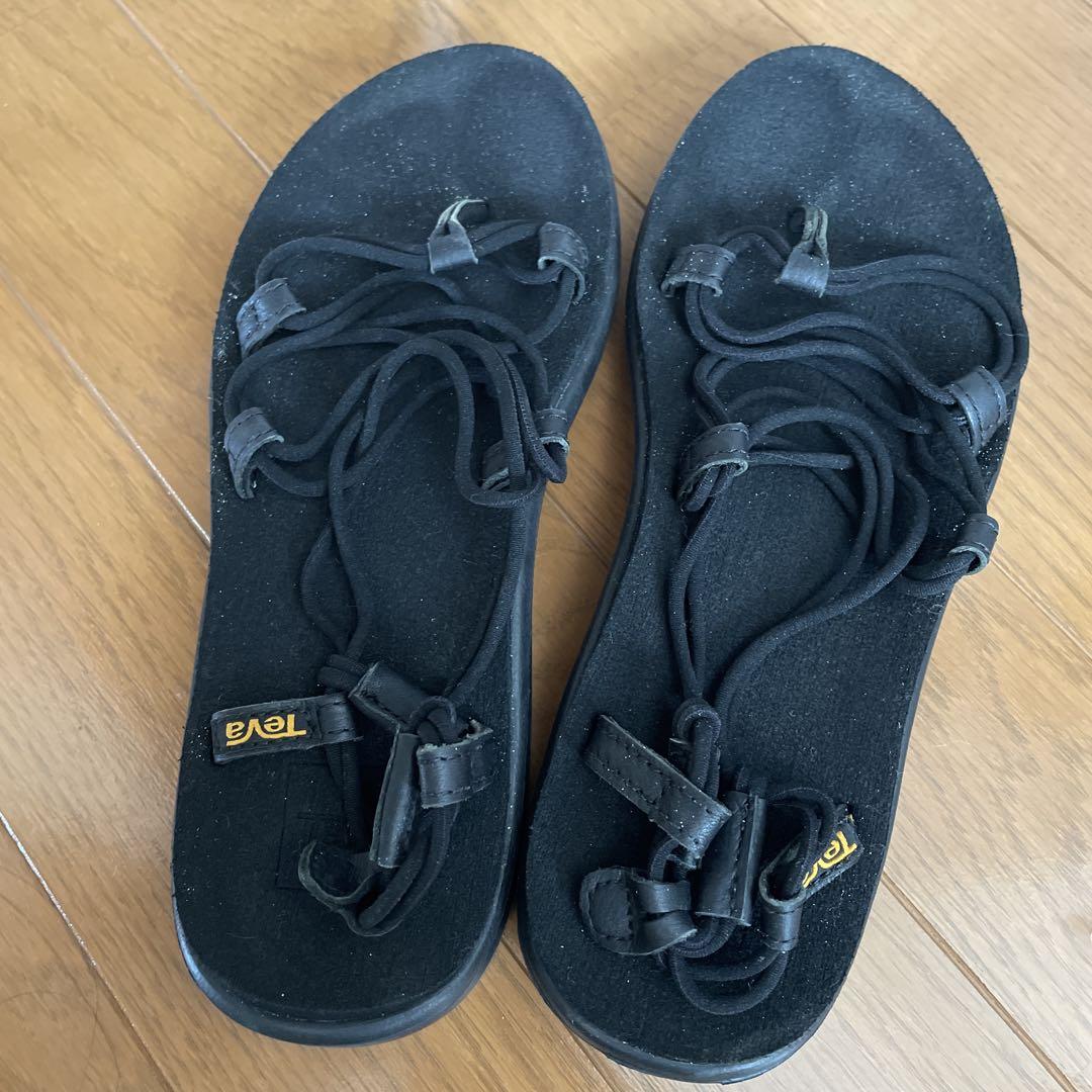 Teva サンダル