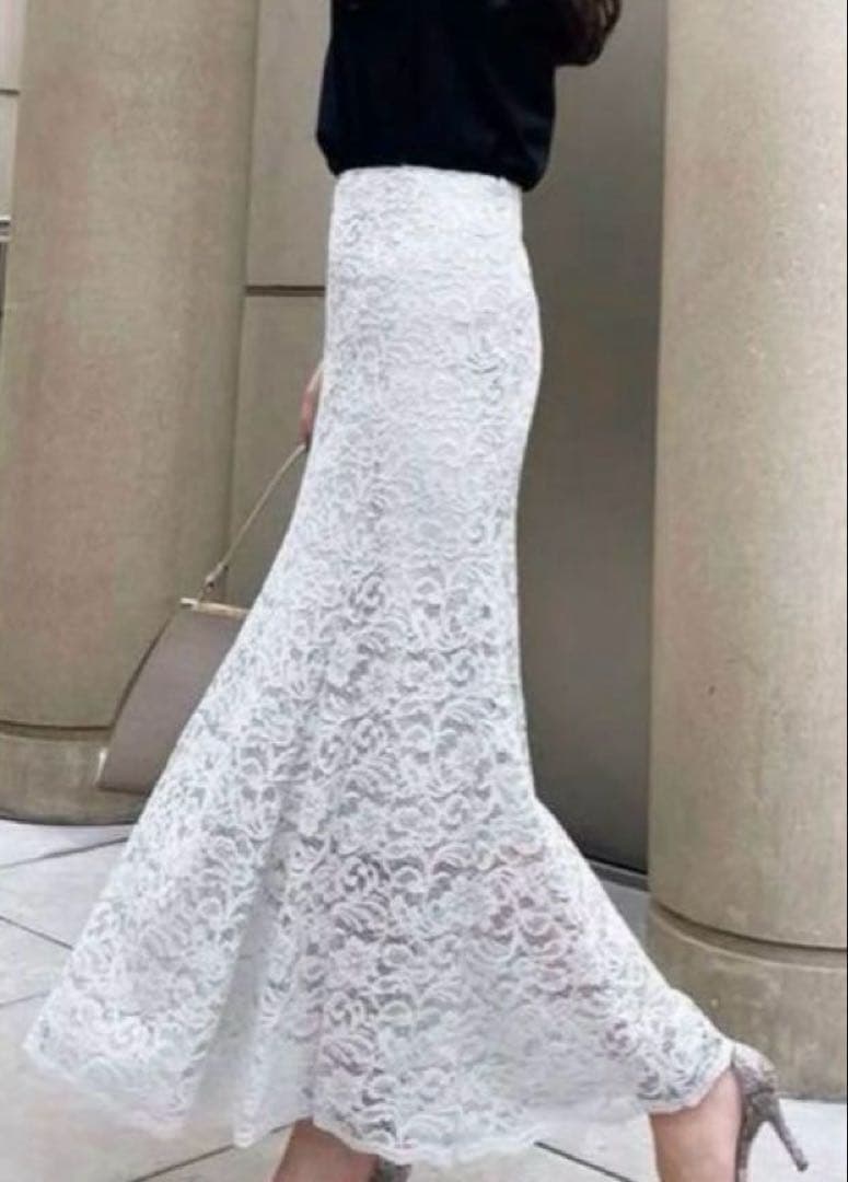 【新品　タグ付】アニュアンス　レースマーメードスカート （LIGHT GREY）