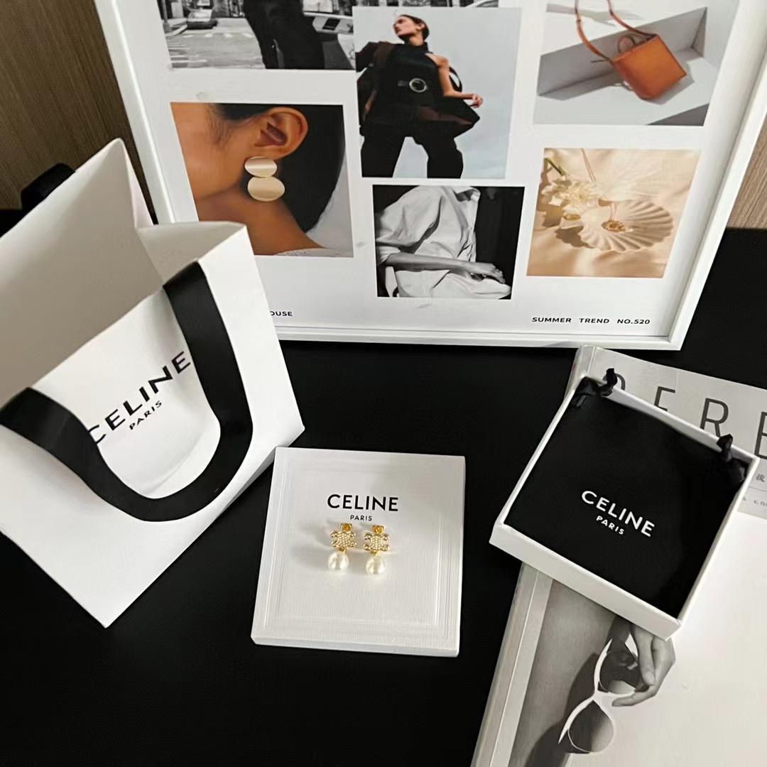 ＊新品未使用＊ セリーヌ　celine　パール　ピアス　ゴールド