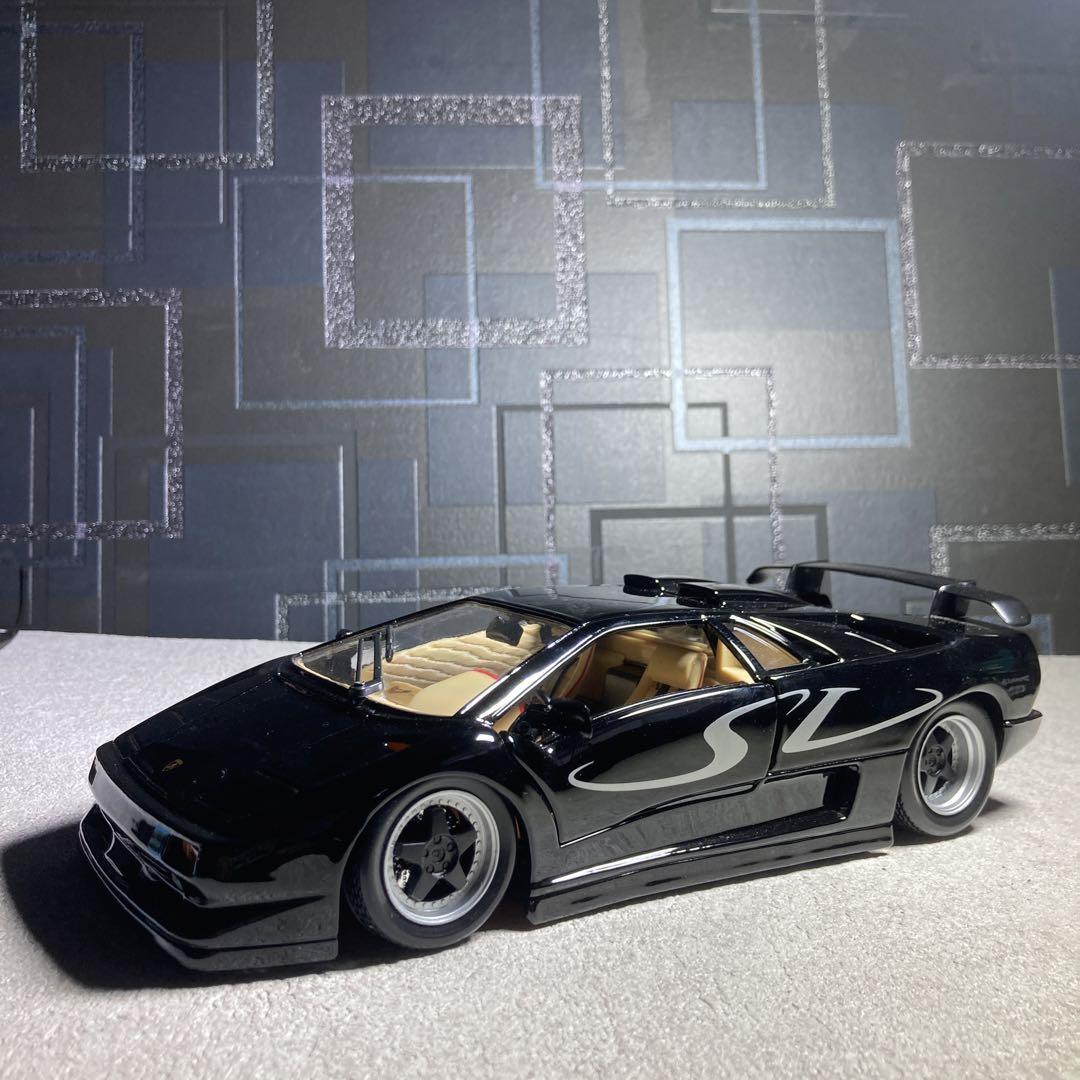 マイスト　Maisto ランボルギーニちディアブロ　SV 1/18ミニカー