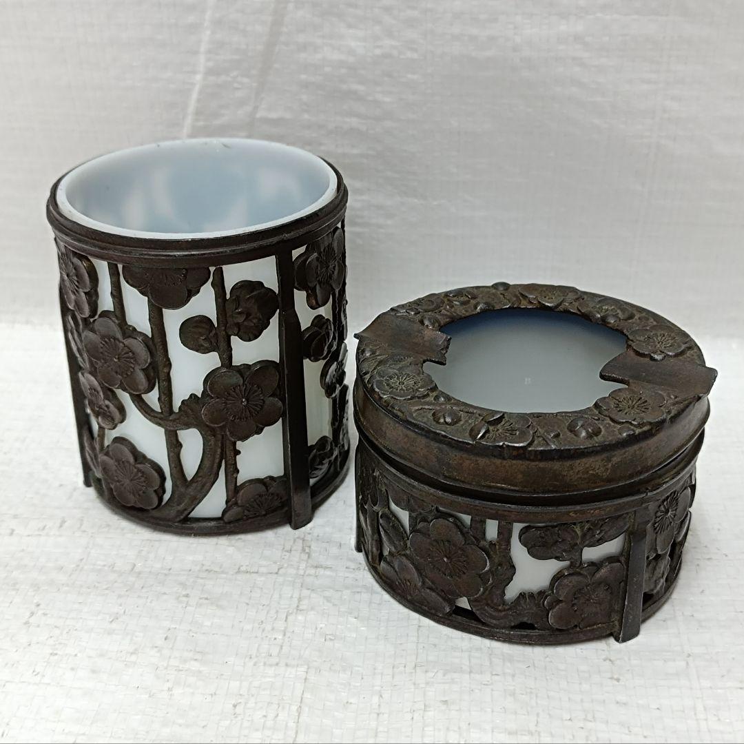 骨董品　銅製梅透かし紋陶器製灰皿／マッチ入れ・ロウソク立て
