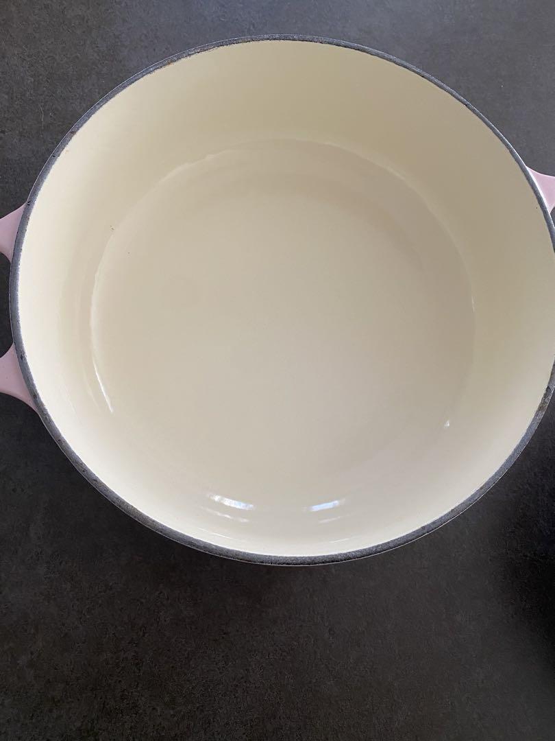 CHASSEUR 鋳鉄製 両手鍋 ピンク　20センチ