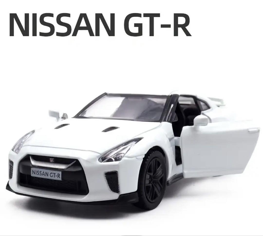 NISSAN GT-R R35 ホワイトミニカー