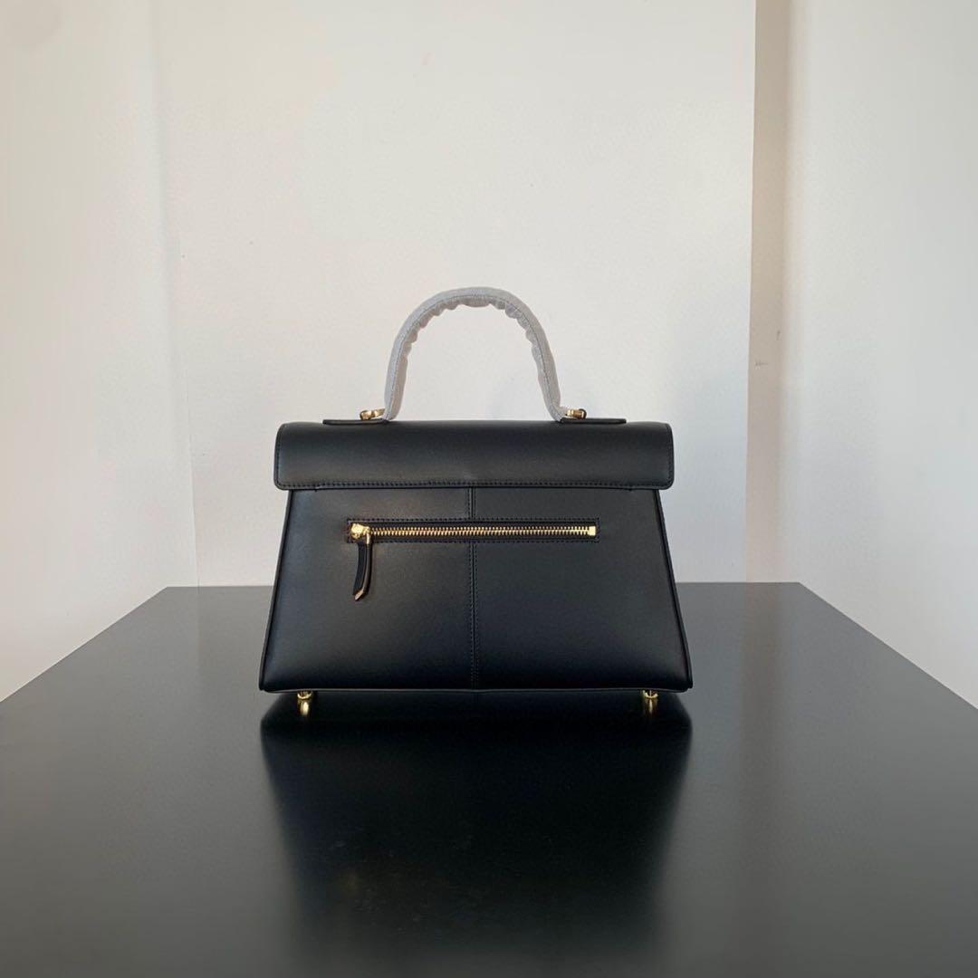 ブラックレザーショルダーバッグ CAFUNÉ