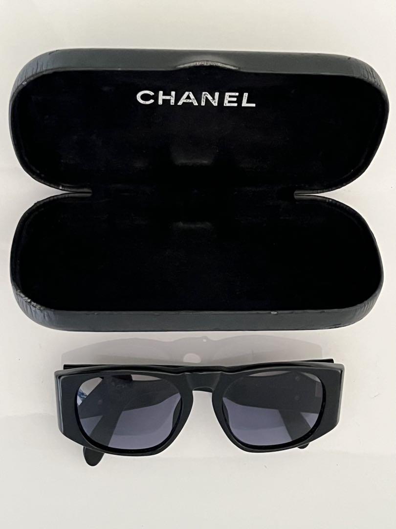 CHANEL　マトラッセ　フレーム　ココマーク　バイオレット系レンズ　ケース付き