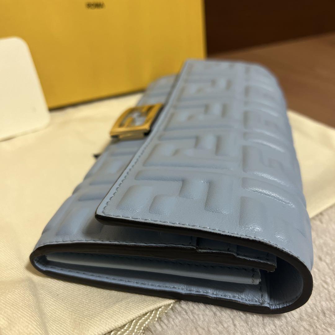 【新品】FENDI フェンディ　ライトブルー　バケット　コンチネンタル長財布