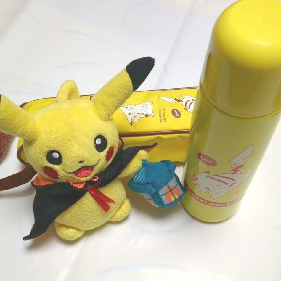 ハロウィンピカチュウぬいぐるみ 水筒ハロウィンピカチュウぬいぐるみ 水筒
