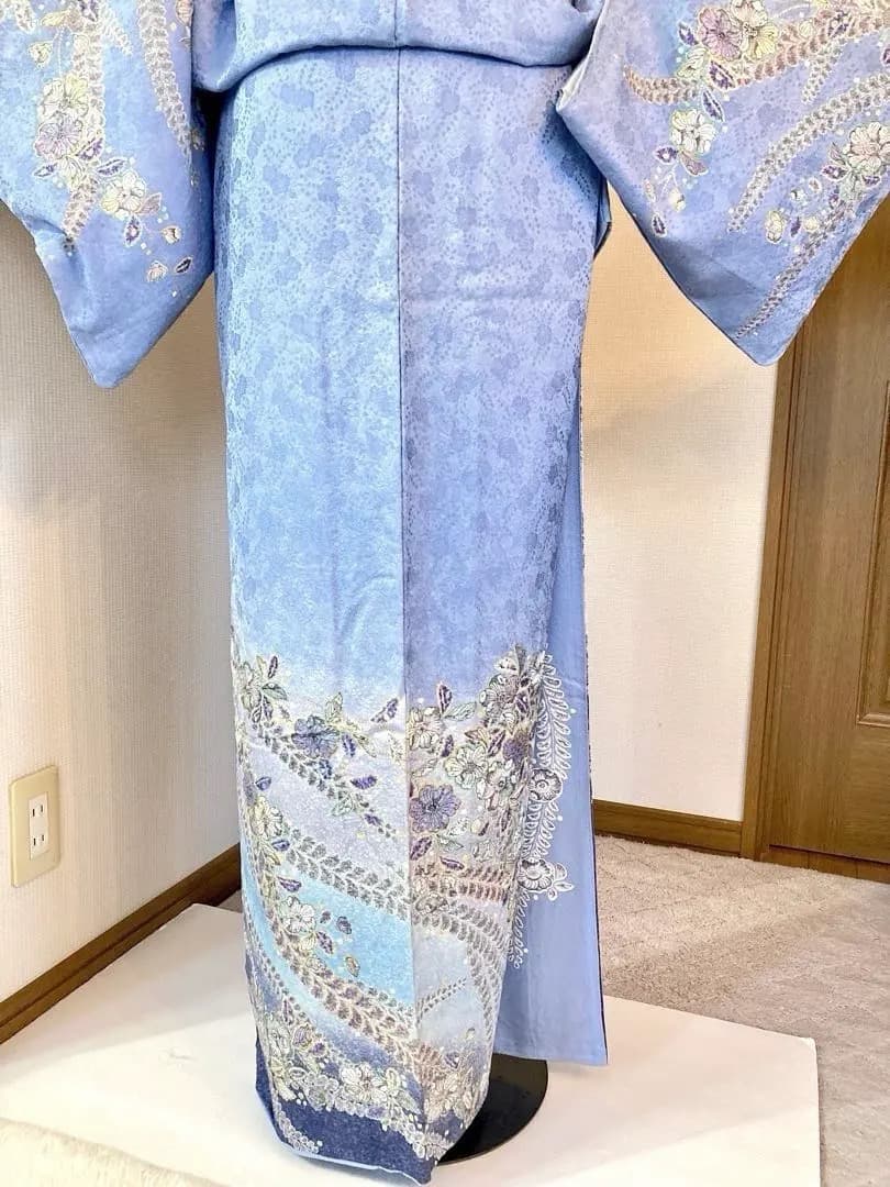 秀逸 麗しいお色柄 辻が花 正絹訪問着 透明感ある水色グラデーション 地紋の妙 秀逸 麗しいお色柄 辻が花 正絹訪問着 透明感ある水色グラデーション 地紋の妙