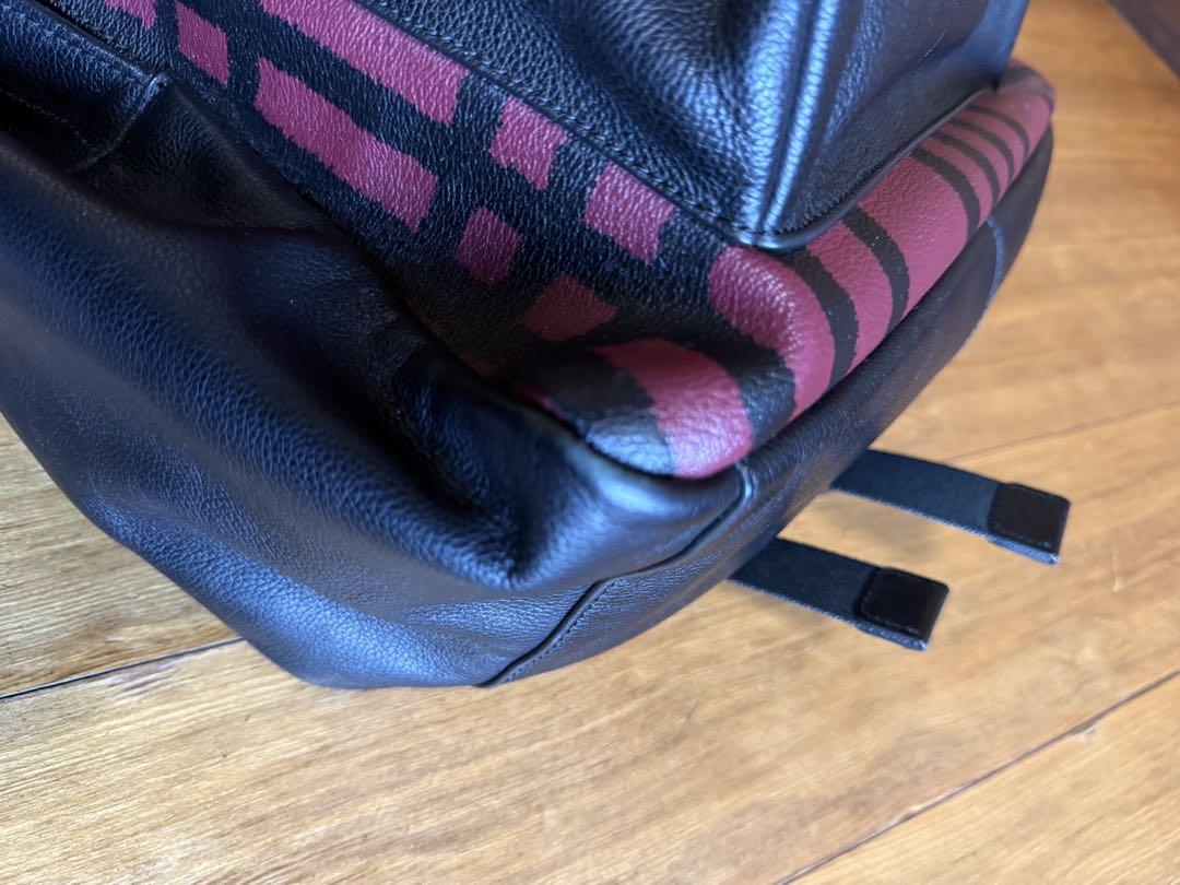 COACH チェック柄リュック 黒・えんじ色