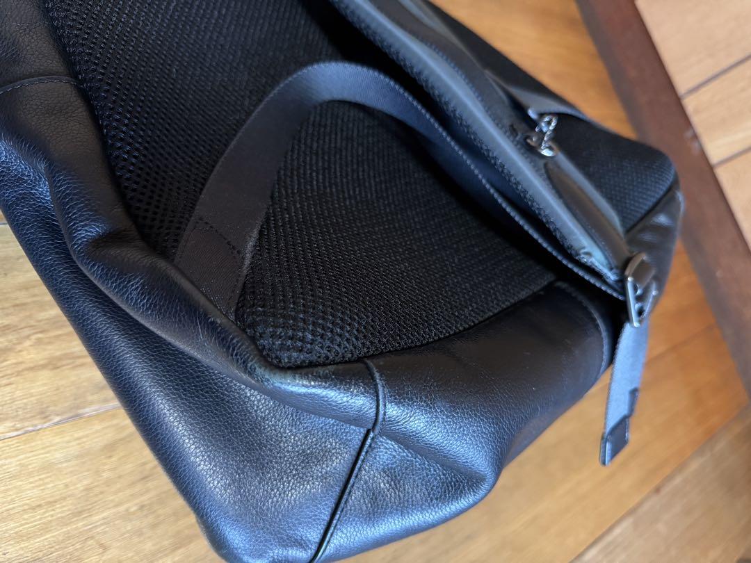 COACH チェック柄リュック 黒・えんじ色