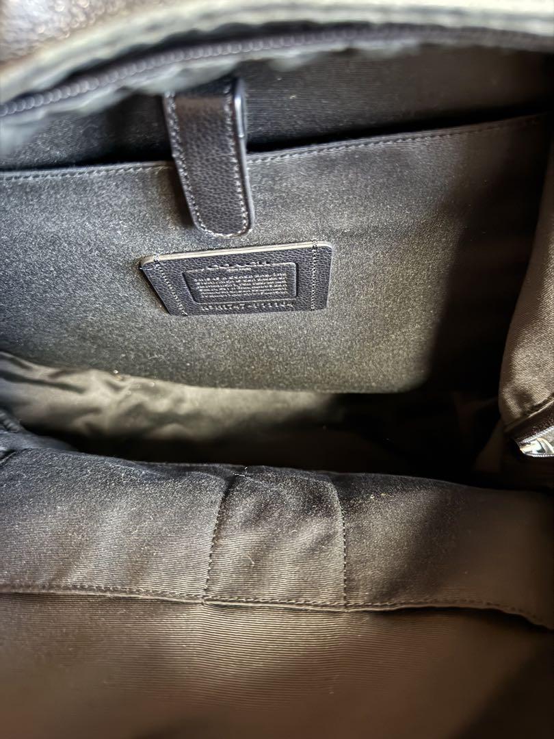 COACH チェック柄リュック 黒・えんじ色