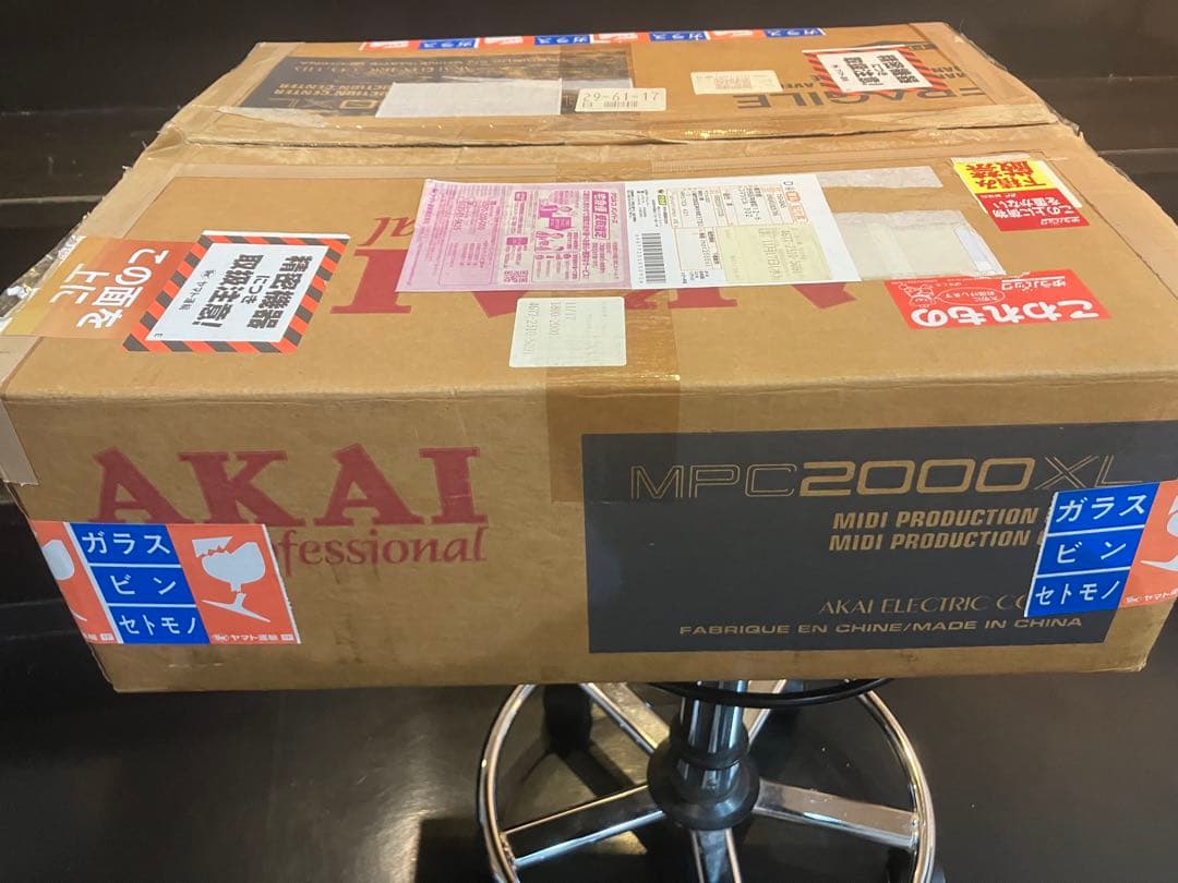 AKAI MPC2000XL サンプラー