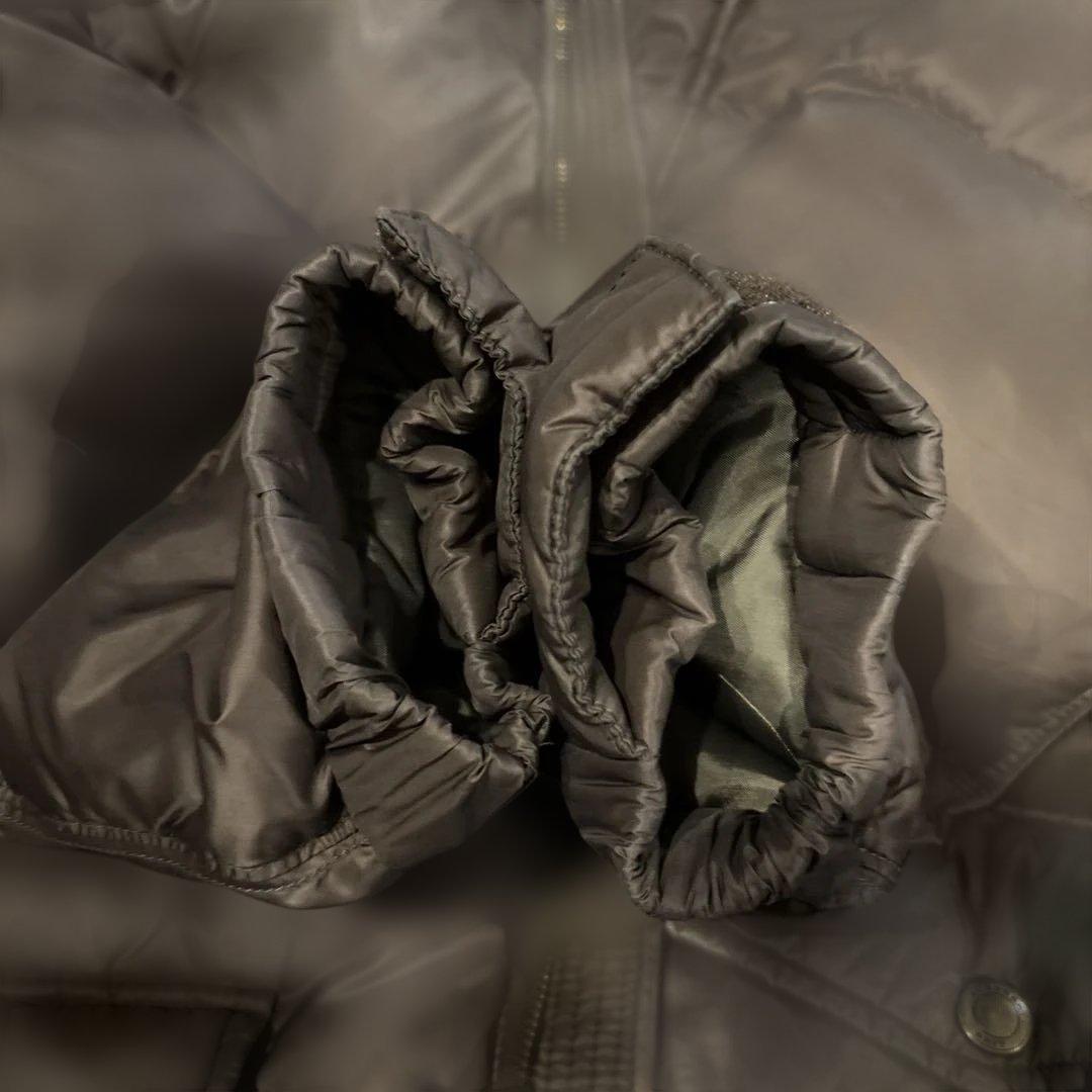 Burberry ブラウン ダウンジャケット Burberry ブラウン ダウンジャケット