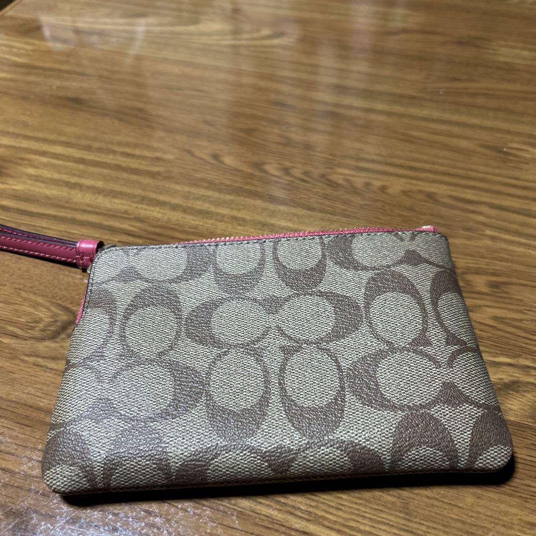 COACHリストレットポーチ