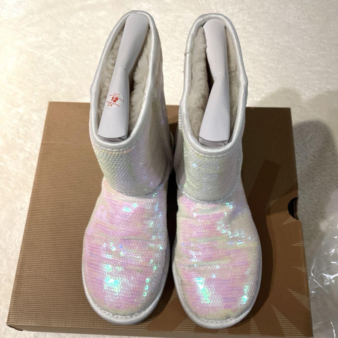 靴 UGG SPARKLES I DO !
