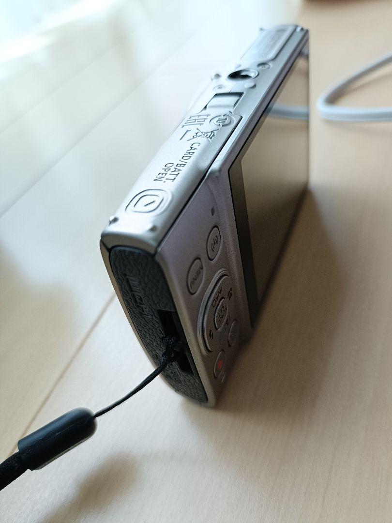 ほぼ未使用Canon IXY 650 コンパクトデジタルカメラ シルバー