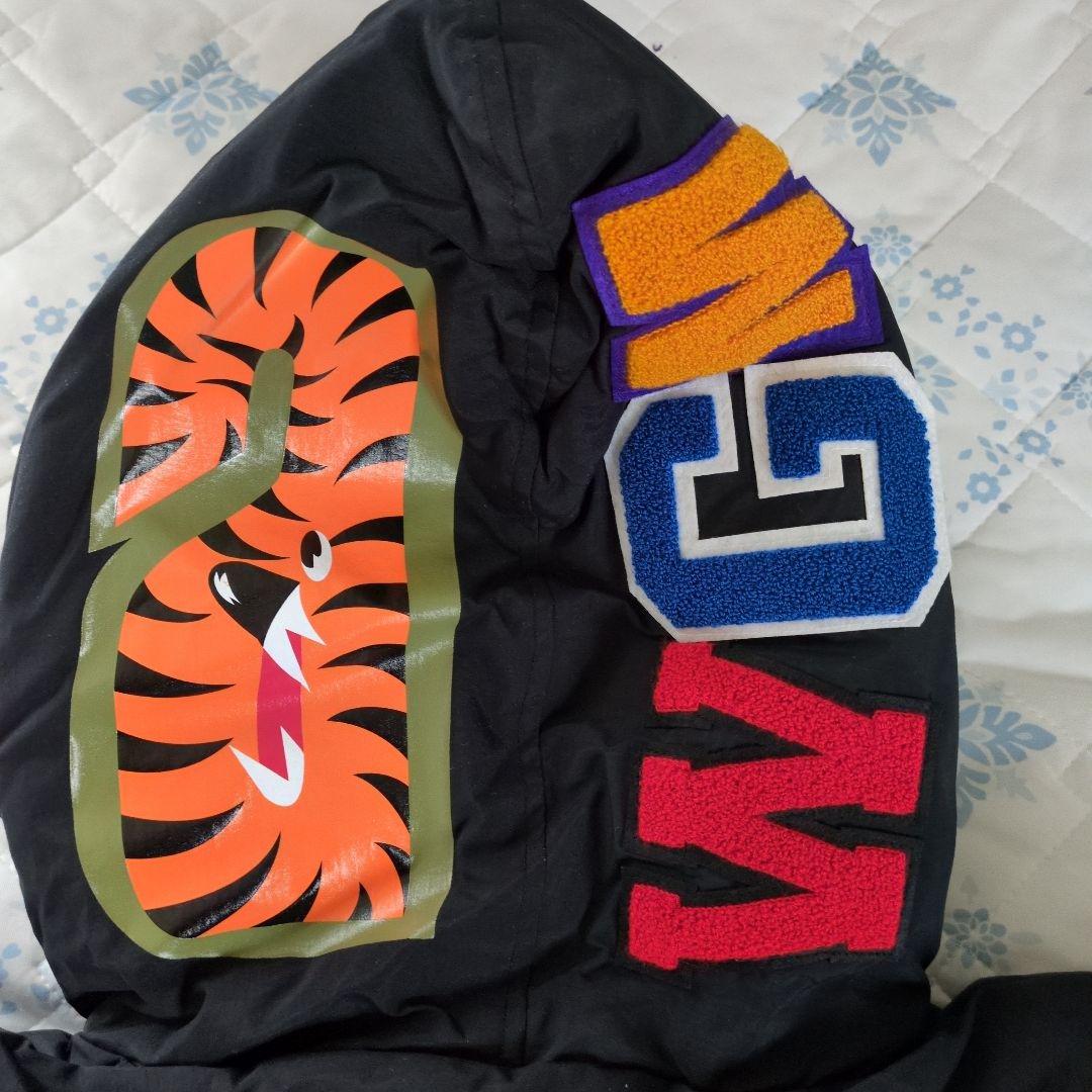 フーディジャケット