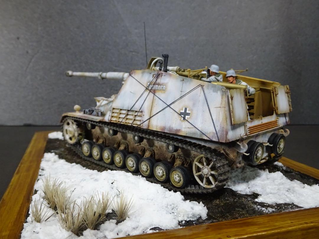 タミヤ1/35 ドイツ重対戦車自走砲　ナースホルン　戦車プラモデル完成品