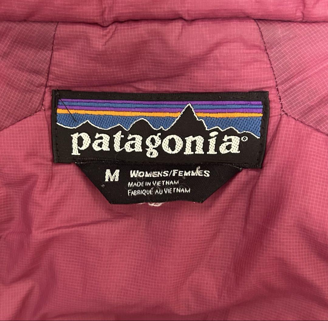 お値下げ✨patagonia フード付きダウンジャケット 濃いピンク系