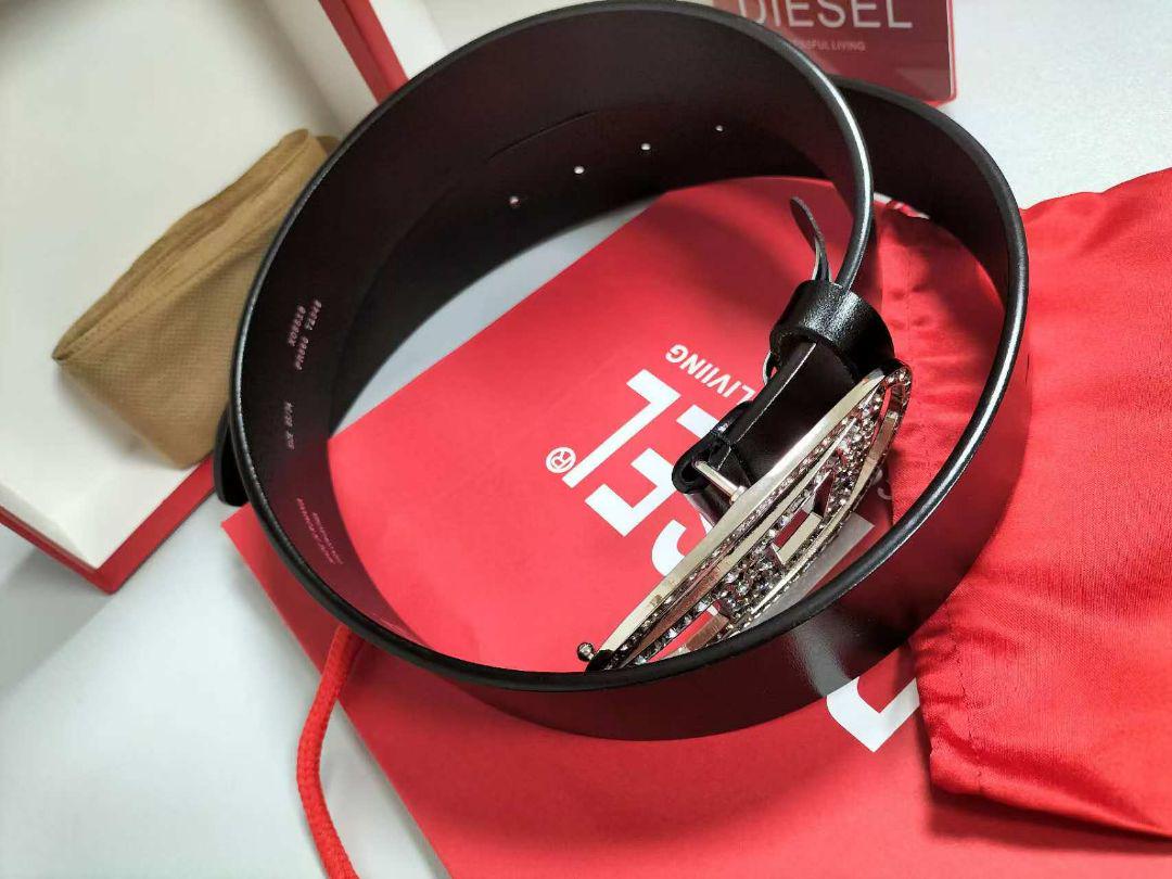 DIESEL クリスタル ロゴ バックル レザー ベルト