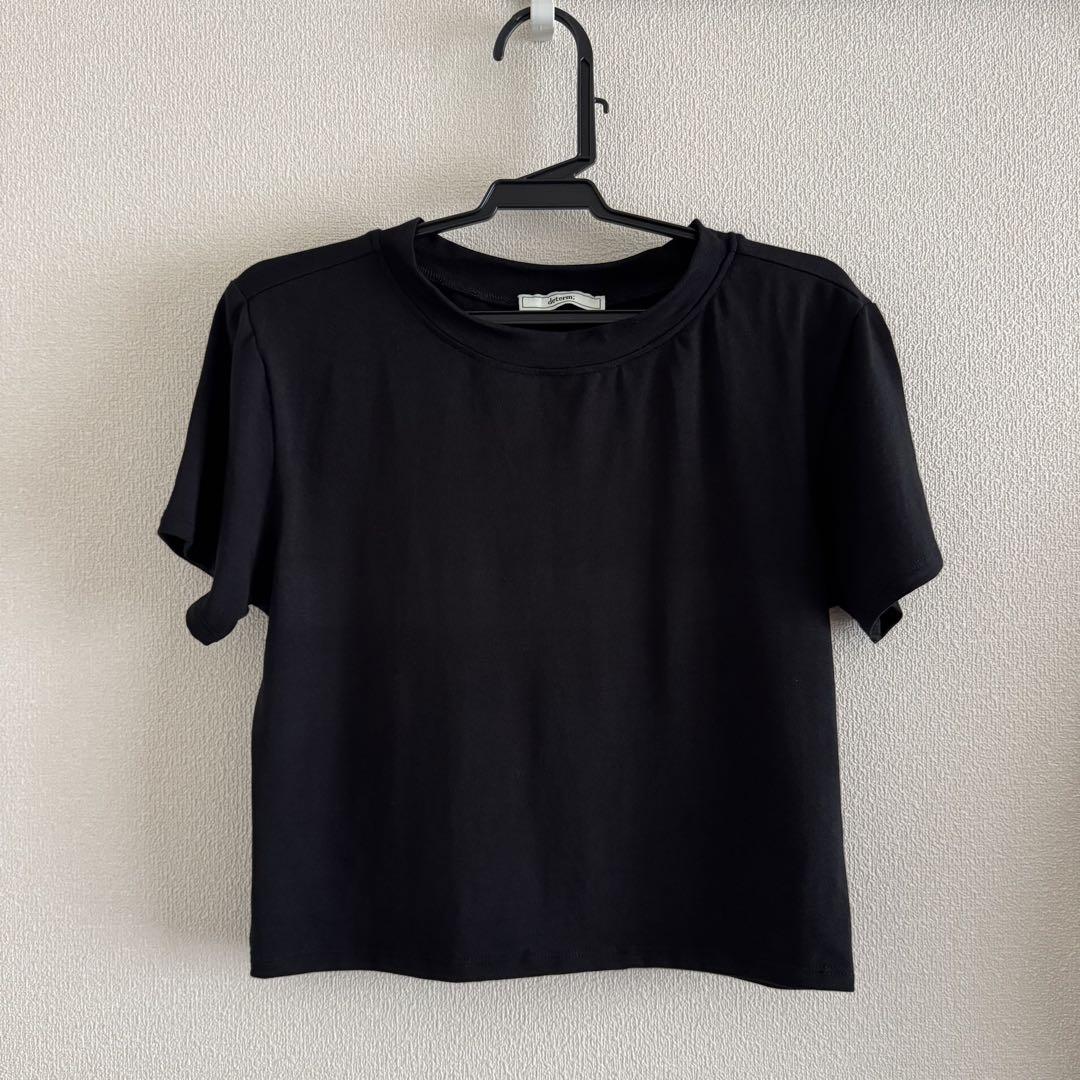 determ; / Collagen Cropped Tee – carol ONLINE STORE