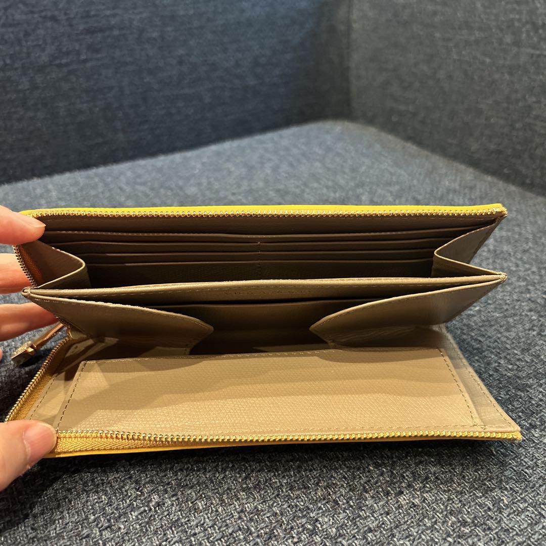 イエロー二つ折り財布