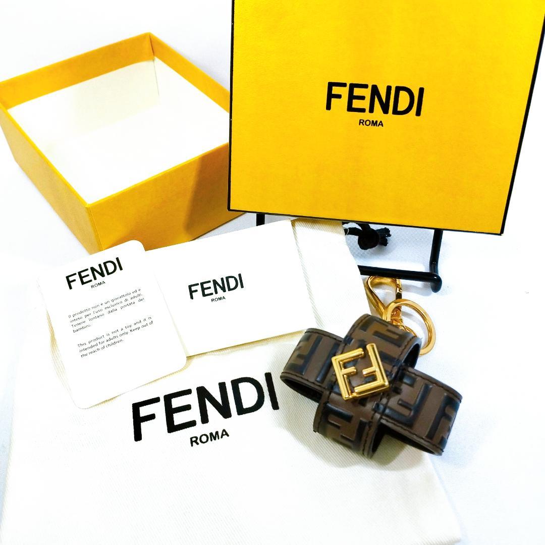 フェンディ 7AS228 レザー FFダイヤモンド AirPodsケース