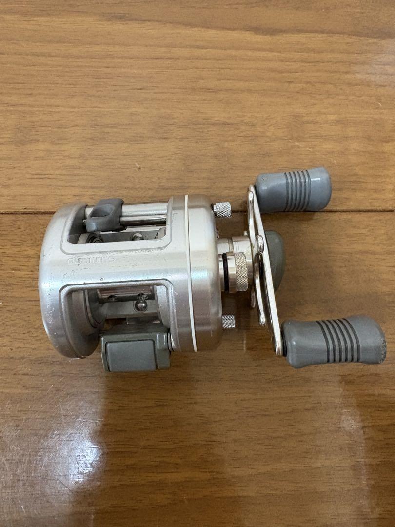 SHIMANO カルカッタ100シルバー