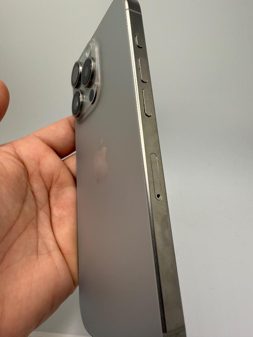 iPhoneアクセサリー Iphone 15 pro 256gb