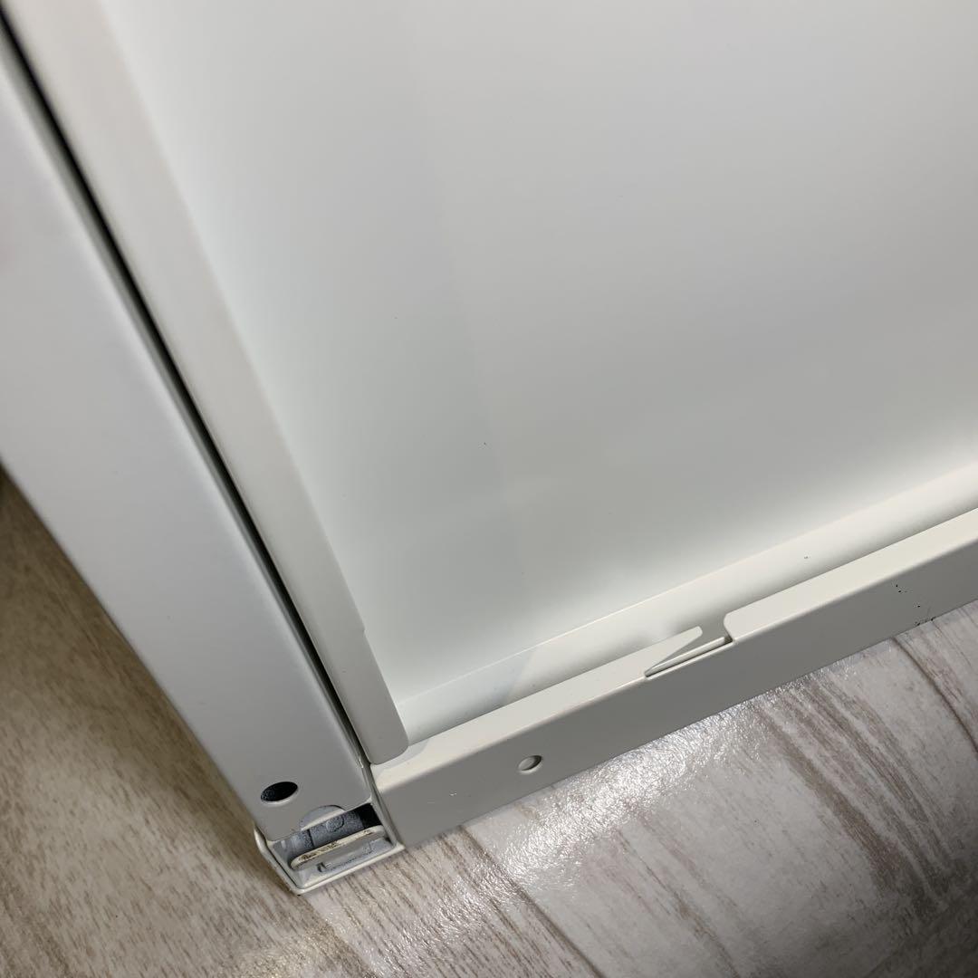 IKEA ホワイト金属キャビネット