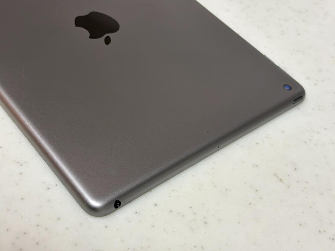 iPad Wi-Fi 32GB - スペースグレイ（第7世代） [整備済製品