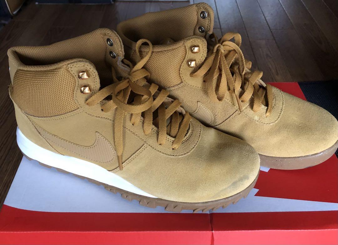 NIKE スウェード スニーカー