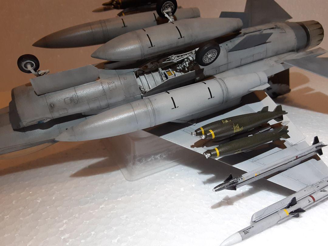 【モンちゃん】F16C　(1/48)　完成品　模型
