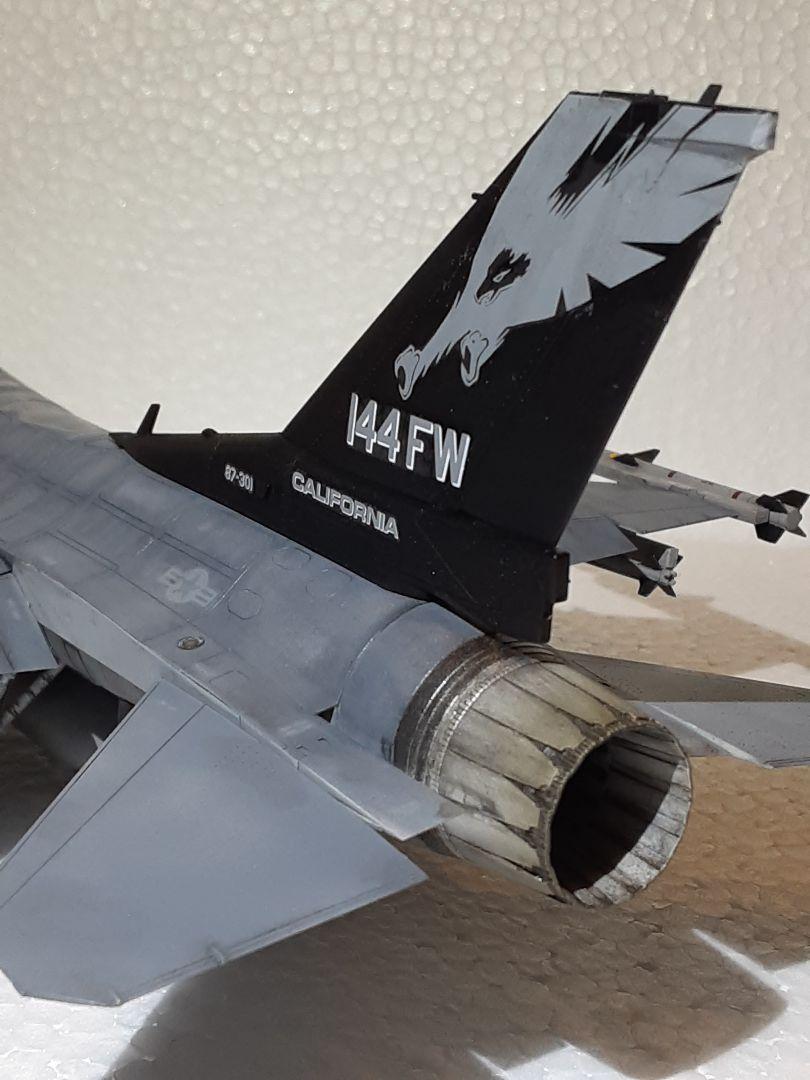 【モンちゃん】F16C　(1/48)　完成品　模型