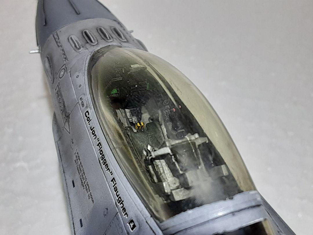【モンちゃん】F16C　(1/48)　完成品　模型