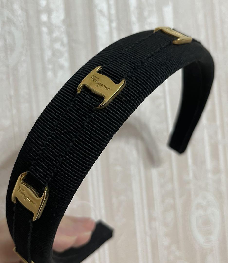おしお様　フェラガモ　カチューシャ　Salvatore Ferragamo