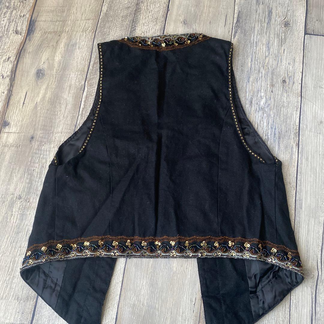 超激安特価 ビーズ&スパンコールがアクセントなベスト ベスト