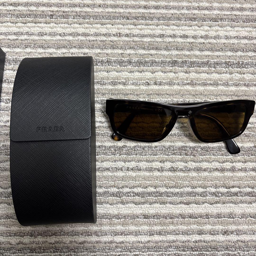 美品　PRADA サングラス ブラウンレンズ