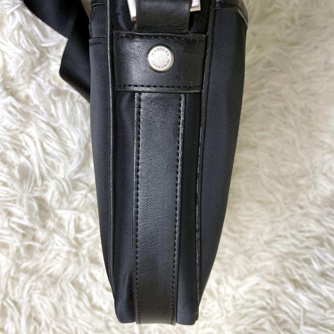 BURBERRY ノバチェック ショルダーバッグ プレートロゴ レザー ブラック BURBERRY ノバチェック ショルダーバッグ プレートロゴ レザー ブラック