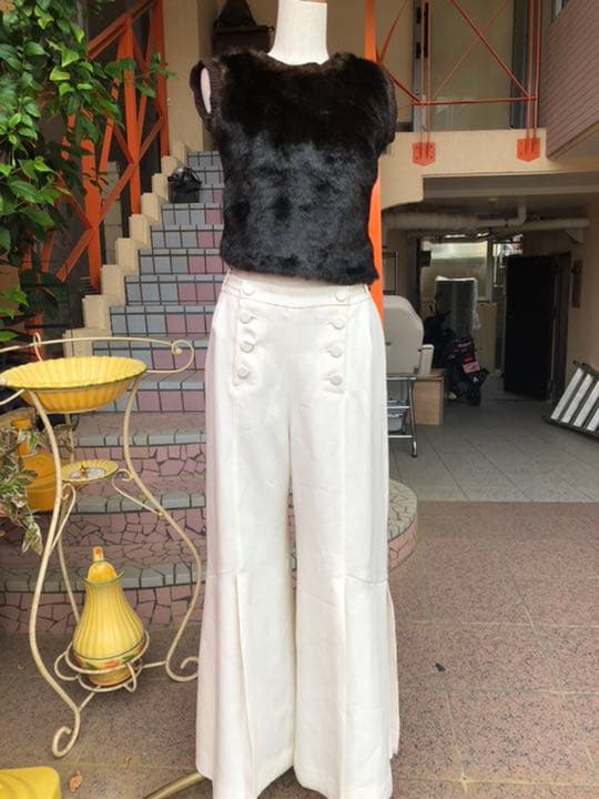 人気の新作 ロキト 芸能人御用達 円 白 フレア パンツ カジュアルパンツ Sutevalle Org 人気の新作 ロキト 芸能人御用達 円 白 フレア パンツ カジュアルパンツ Sutevalle Org