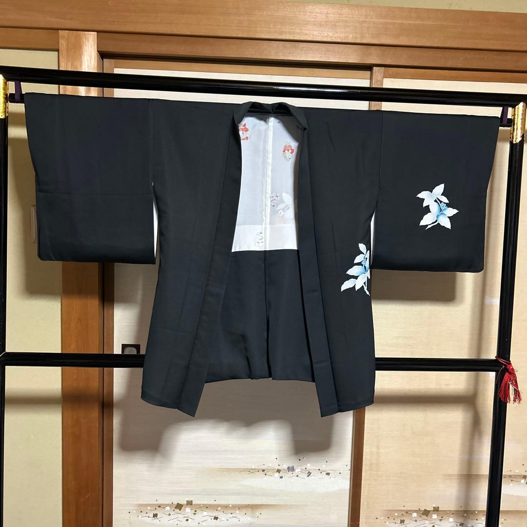 未使用近い　美品　正絹　黒羽織　友禅　裄丈長め　裄68 新品羽織紐付き