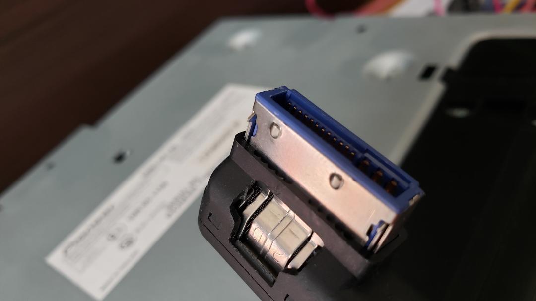 カロッツェリア DMH-SF700ディスプレイオーディオ
