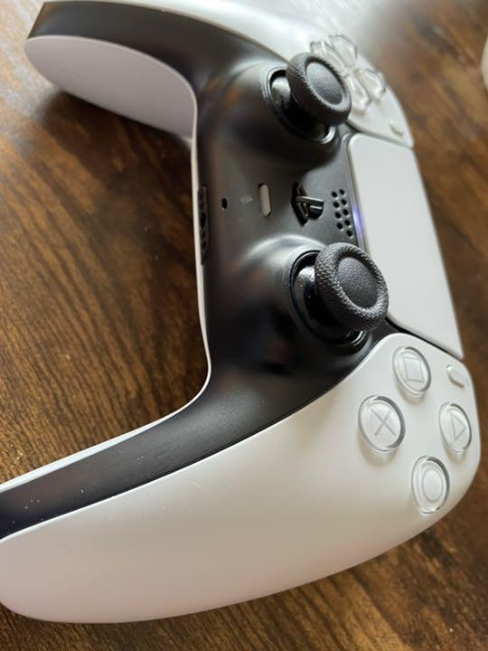 PS5 DualSenseワイヤレスコントローラ ジャンク品 箱無し 【64%OFF!】 PS5 DualSenseワイヤレスコントローラ ジャンク品 箱無し 【64%OFF!】