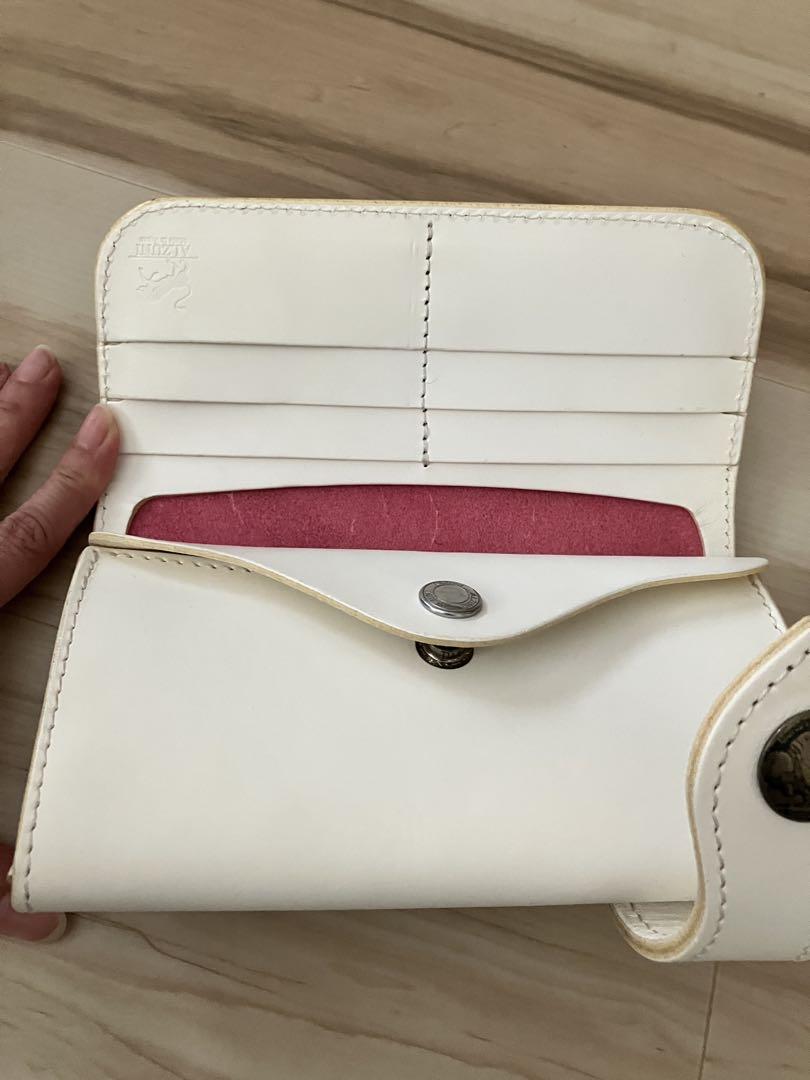 新品　未使用　アルズニ　ホワイト 長財布 本革